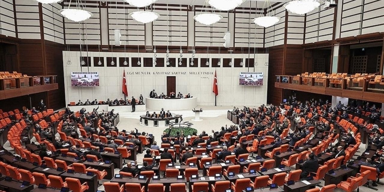 DEM Parti'den 'Kürsü eylemi' kararı