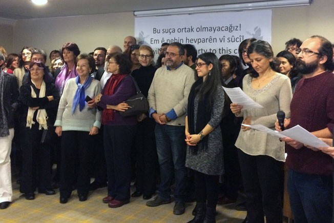 Eğitim-Sen: Barış akademisyenlerine uygulanan hukuk garabeti artık son bulmalı