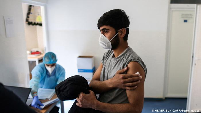 Araştırma: Birçok ülkede sığınmacıların aşıya erişimi yok