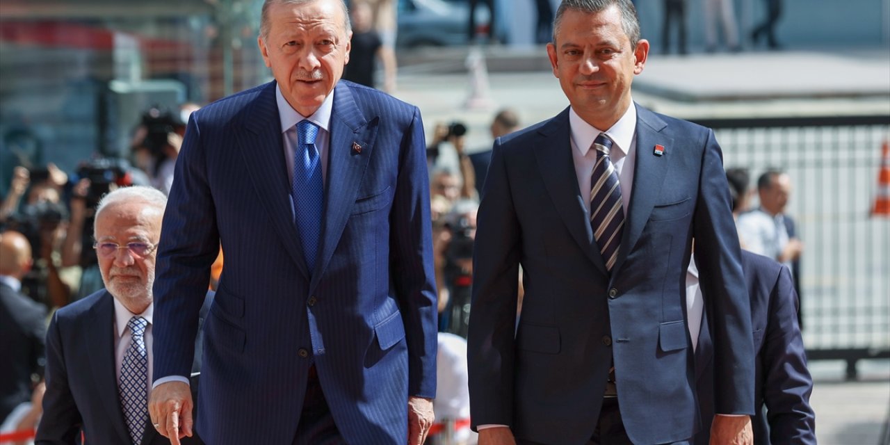 Erdoğan'dan uçakta Özgür Özel açıklaması: Görüşme sonrası tavrı üzdü