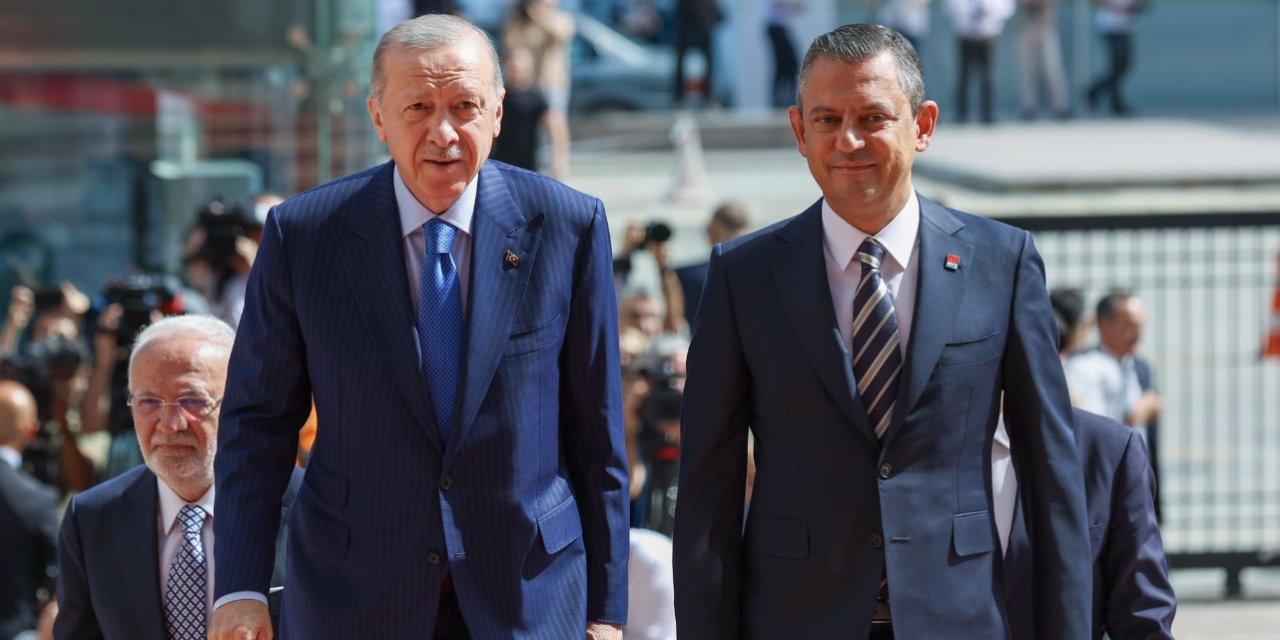 CHP lideri Özgür Özel'in Erdoğan'a verdiği dosyada neler var?