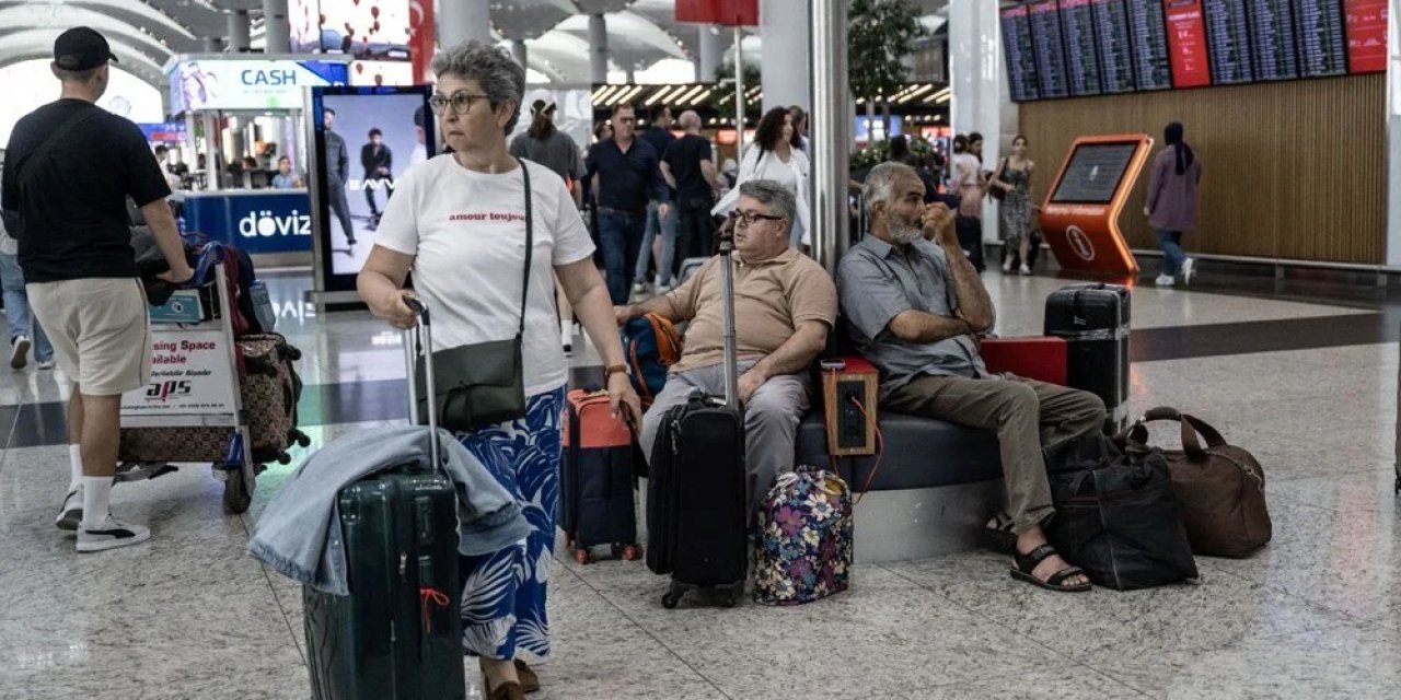 Havalimanlarında bayram yoğunluğu