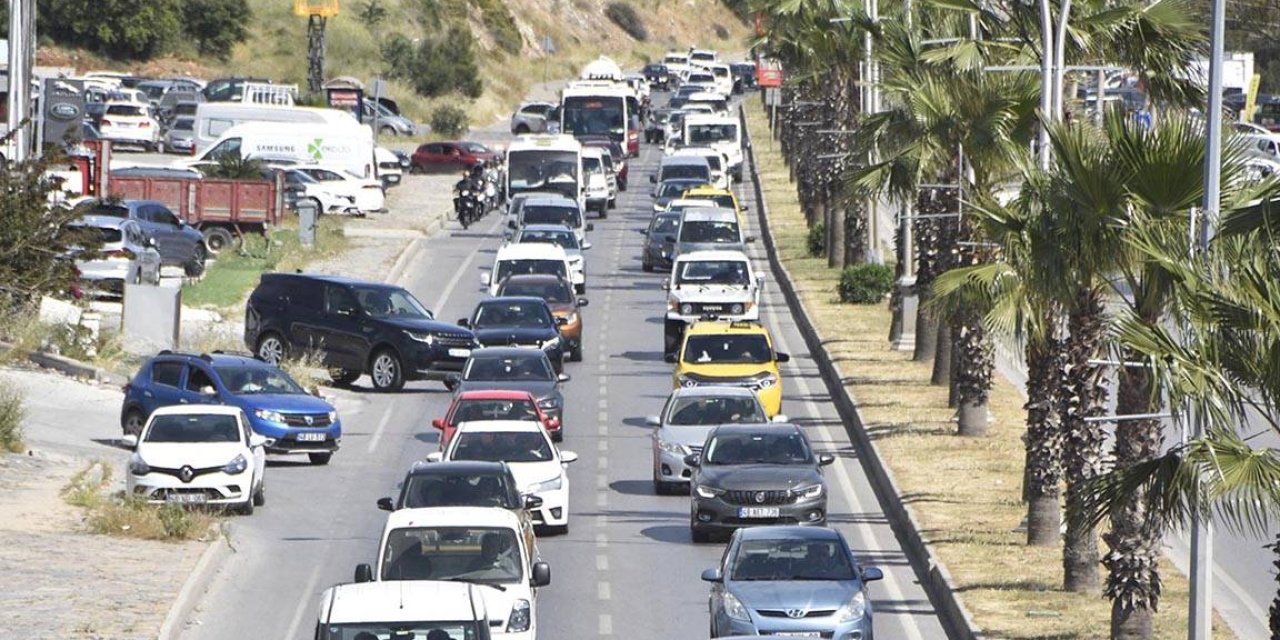 Bodrum'da bayram yoğunluğu: 48 saatte 45 binden fazla araç giriş yaptı