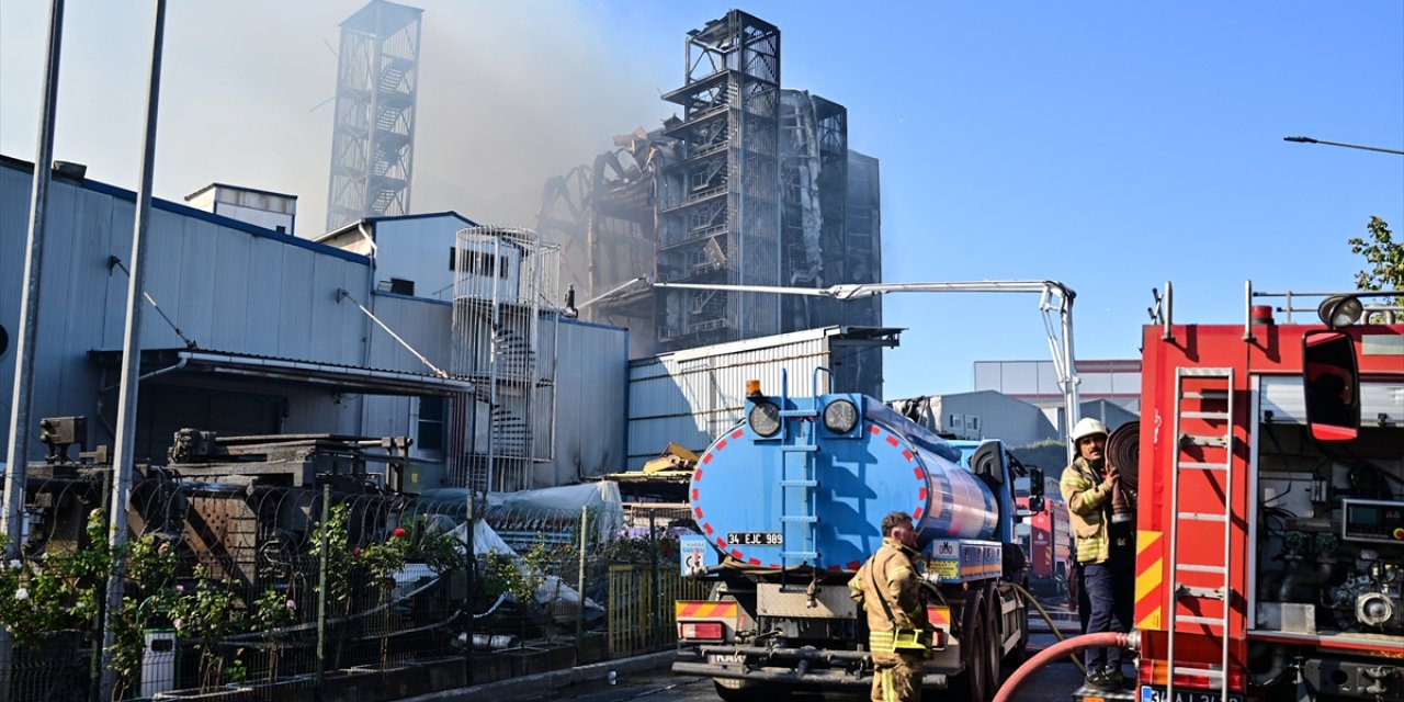 Tuzla'daki fabrika yangını kısmen kontrol altına alındı