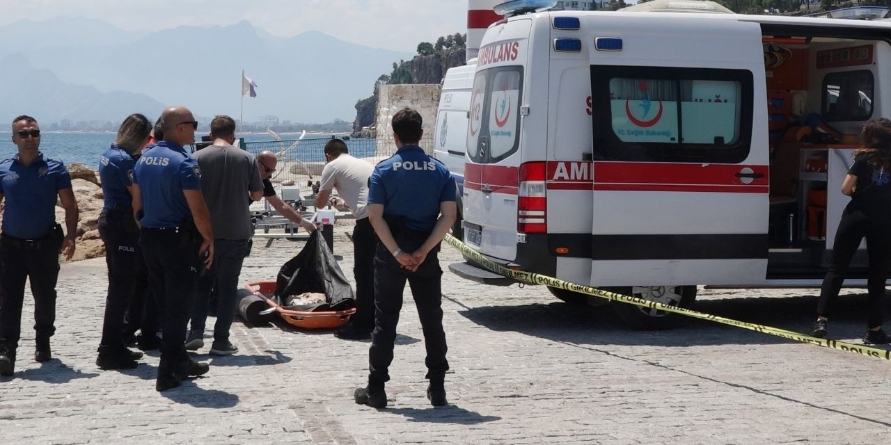 Antalya'da denizde sadece gövde kısmı olan ceset bulundu