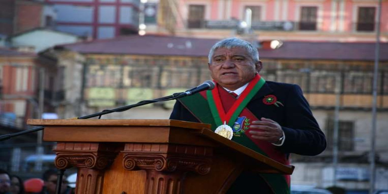 Bolivya'da La Paz Belediye Başkanı, Murillo Meydanı'na indi