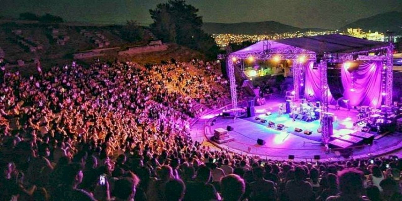 Bodrum'da 13 bin kişilik konser alanına 8 bilet satıldı