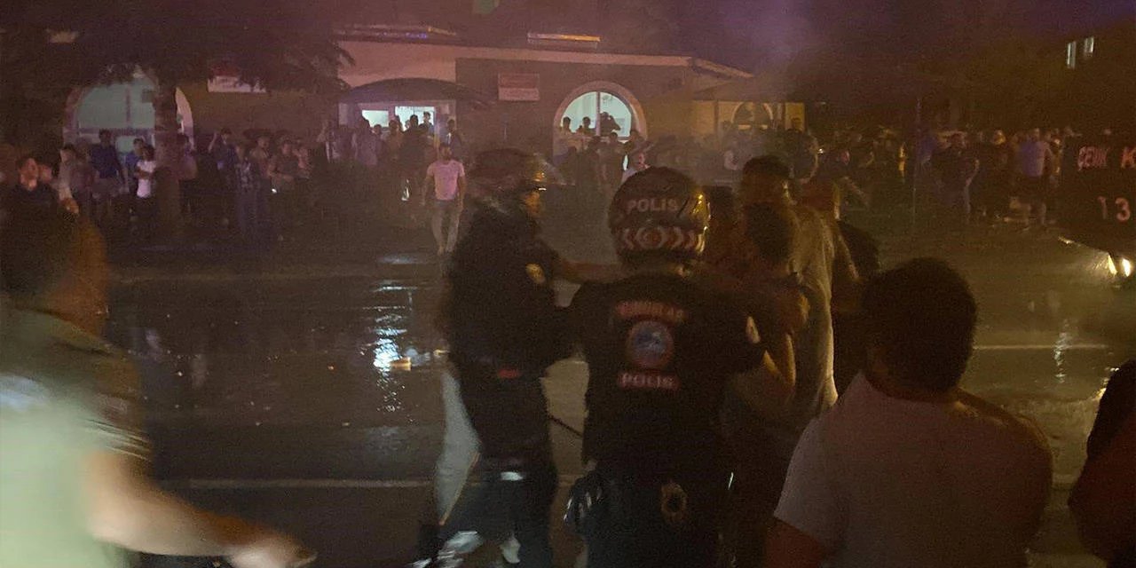 Kayseri'de gerginlik: Araçlar yakıldı, Valilik açıklama yaptı