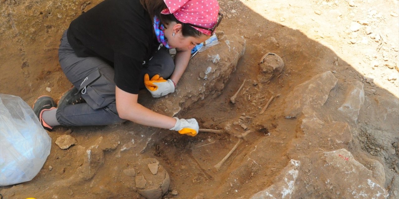 Diyarbakır'da arkeolojik kazı: 6 çocuğun daha mezarı bulundu