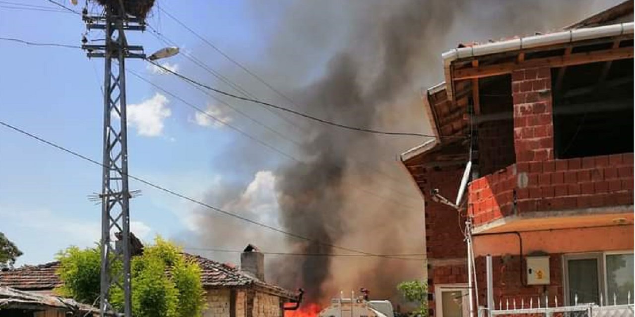 Sinop’ta yangın: 6 ev yandı