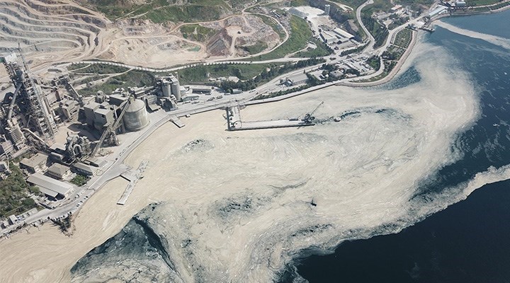 Bakan Kurum: "Marmara Denizi'nde 4 bin 555 metreküp müsilajı temizledik"