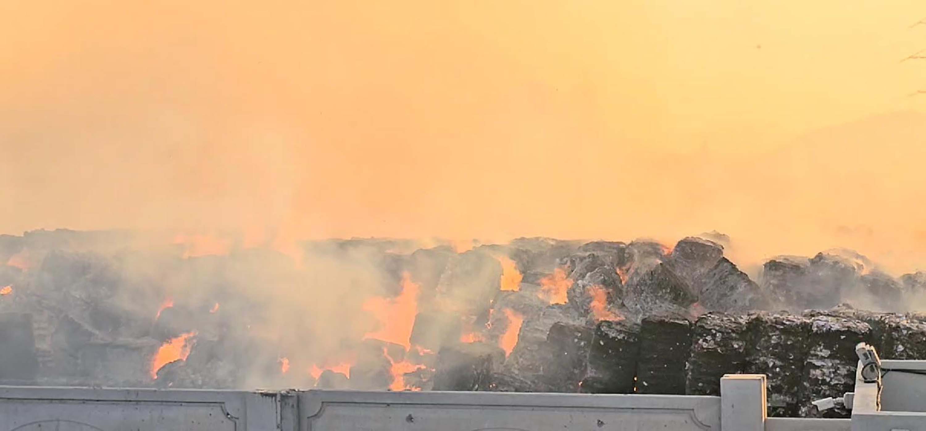 Aydın'da kağıt fabrikası yangını 4. gününde sürüyor