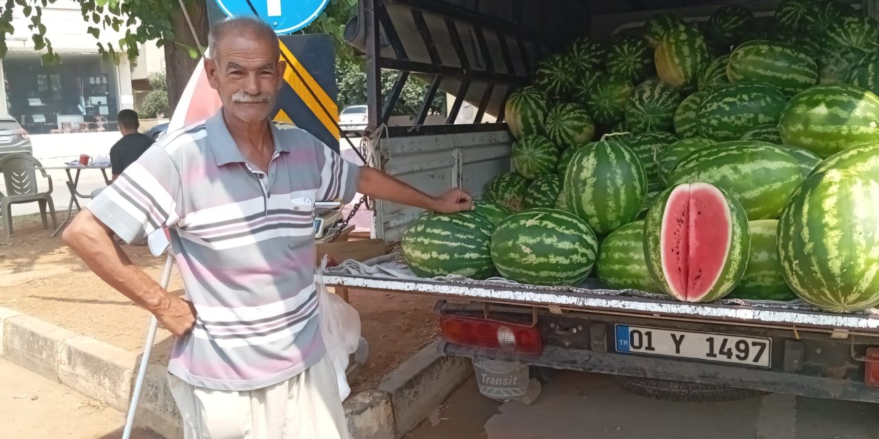 Karpuz satan emekli: Emeklinin kaliteli bir şey yemesi söz konusu değil