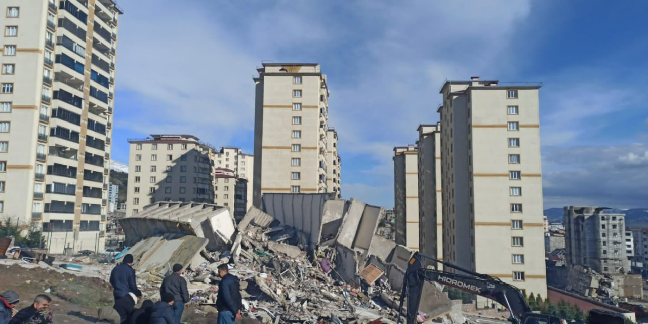 Deprem soruşturması: 3 kamu görevlisine soruşturma izni