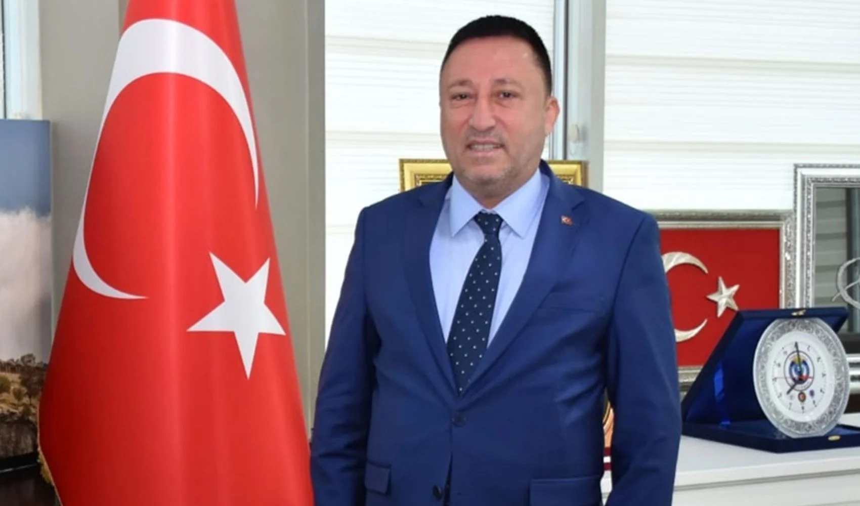 Her sabah Erdoğan'ı selamlıyordu | Bağlar Belediyesi kayyımı tutuklandı