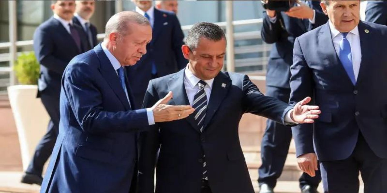 Özer Sencar anket sonucunu duyurdu: Özgür Özel Erdoğan’a meydan okuyor