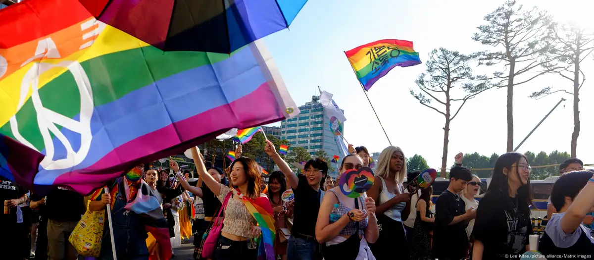 Güney Kore'de eşcinseller için "tarihi" karar