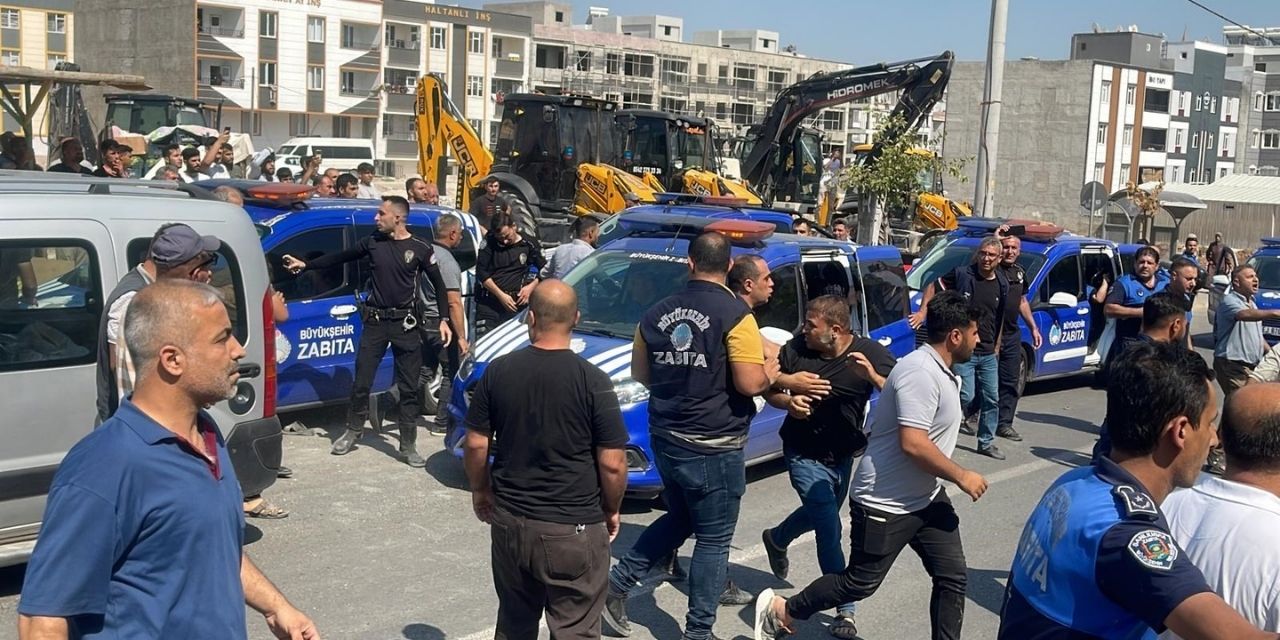 Urfa'da zabıta ile seyyar satıcılar arasında kavga: 15 yaralı