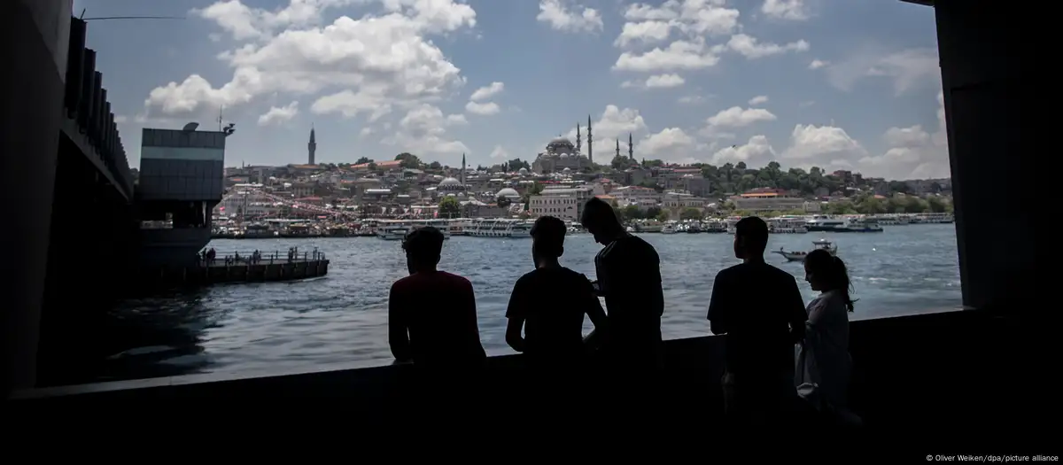 Türkiye'den yurt dışına göç neden artıyor?