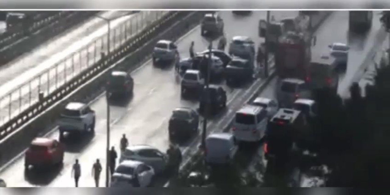 İstanbul'da 10 aracın karıştığı zincirleme kaza oldu