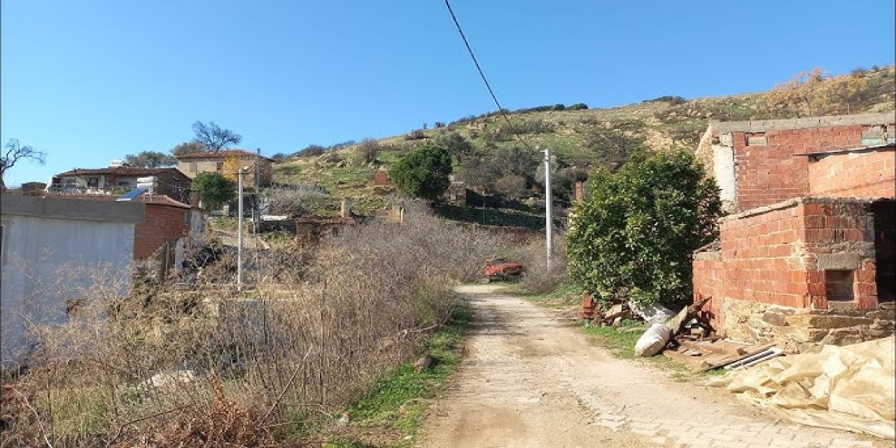 Urla'da yer bulamayanların ikinci adresi olan İzmir'deki ilçe... Akın akın arsa alıyorlar