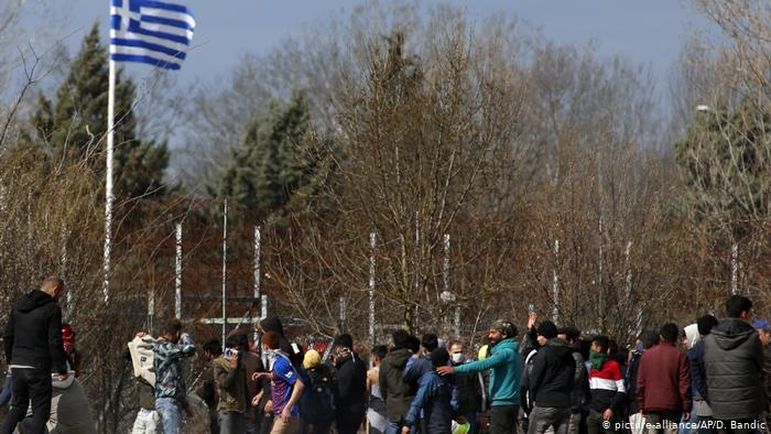Yunanistan'da polisle göçmenler arasında 50 kilometrelik kovalamaca