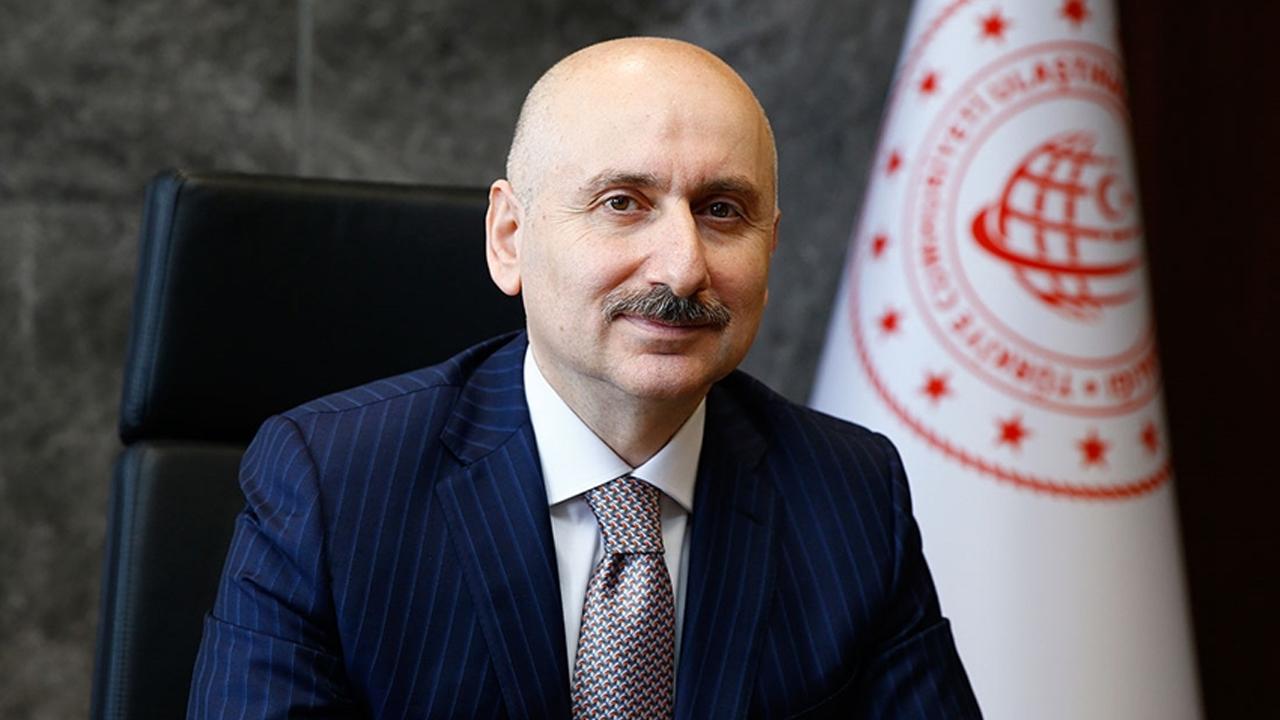 Kar yağışında Atatürk Havalimanı'na inen bakan: Tamamen kapatmıyoruz, bir pist acil durumlar için açık kalacak