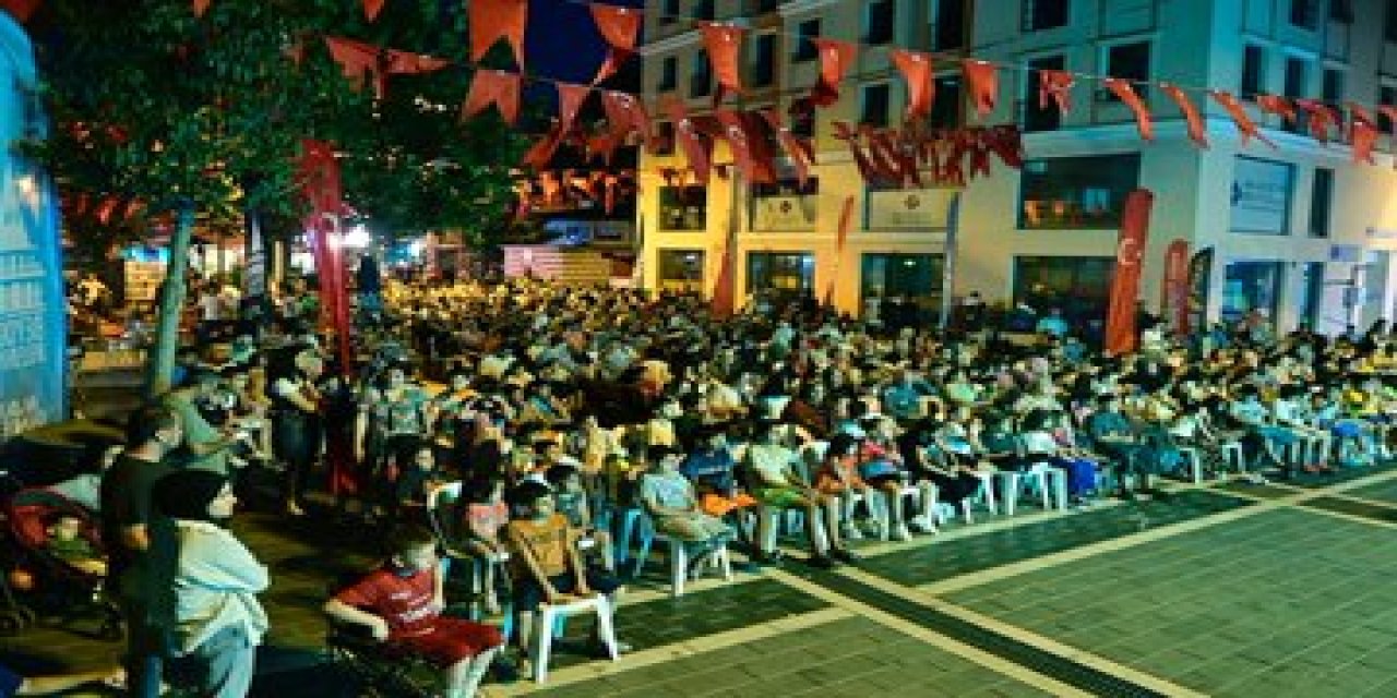 Beyoğlu Belediyesi'nin yazlık sineması perde açtı