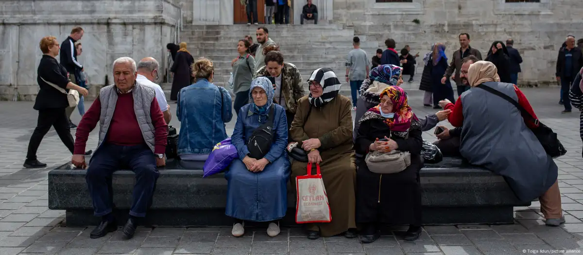 Nüfusu yaşlanan Türkiye nasıl önlem almalı?