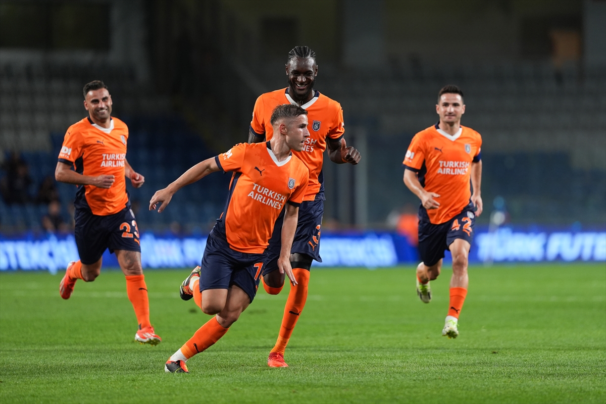 Başakşehir, play-off turuna yükseldi