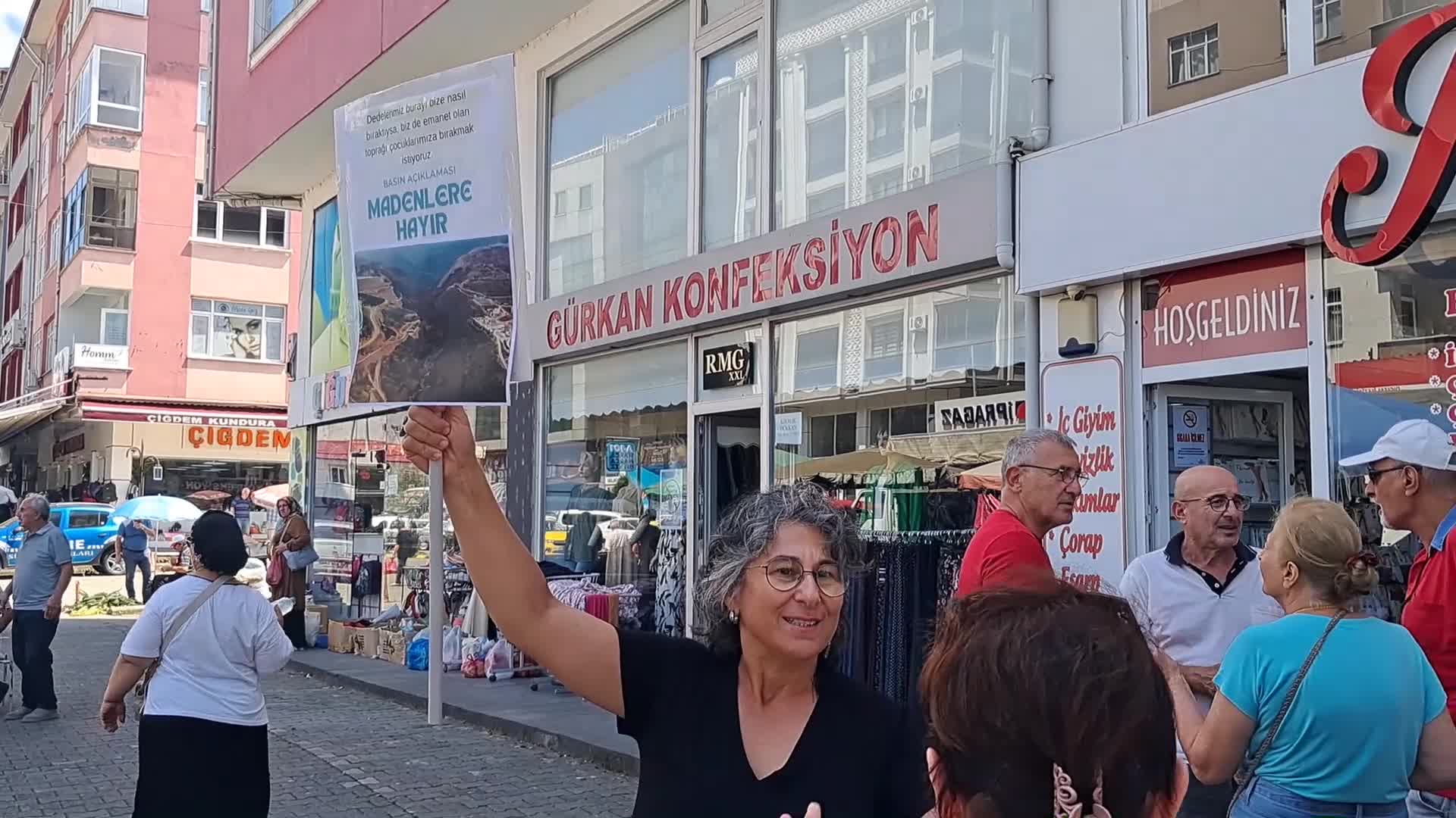 Arhavi'de maden ocağına karşı imza kampanyası