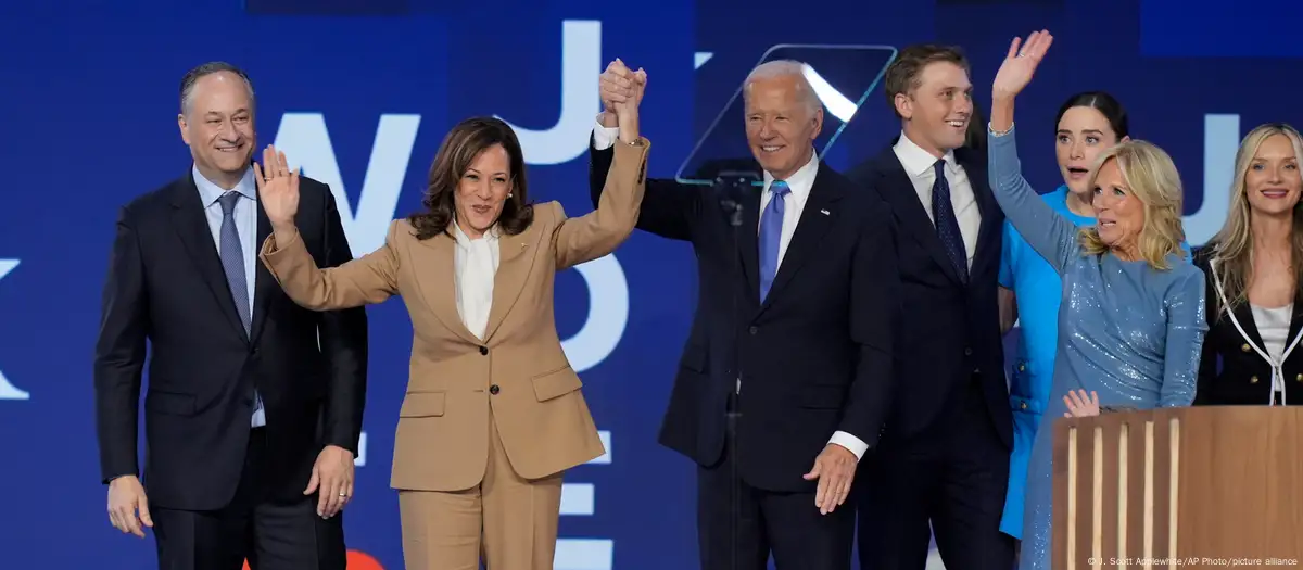 Biden'dan Harris'e tam destek