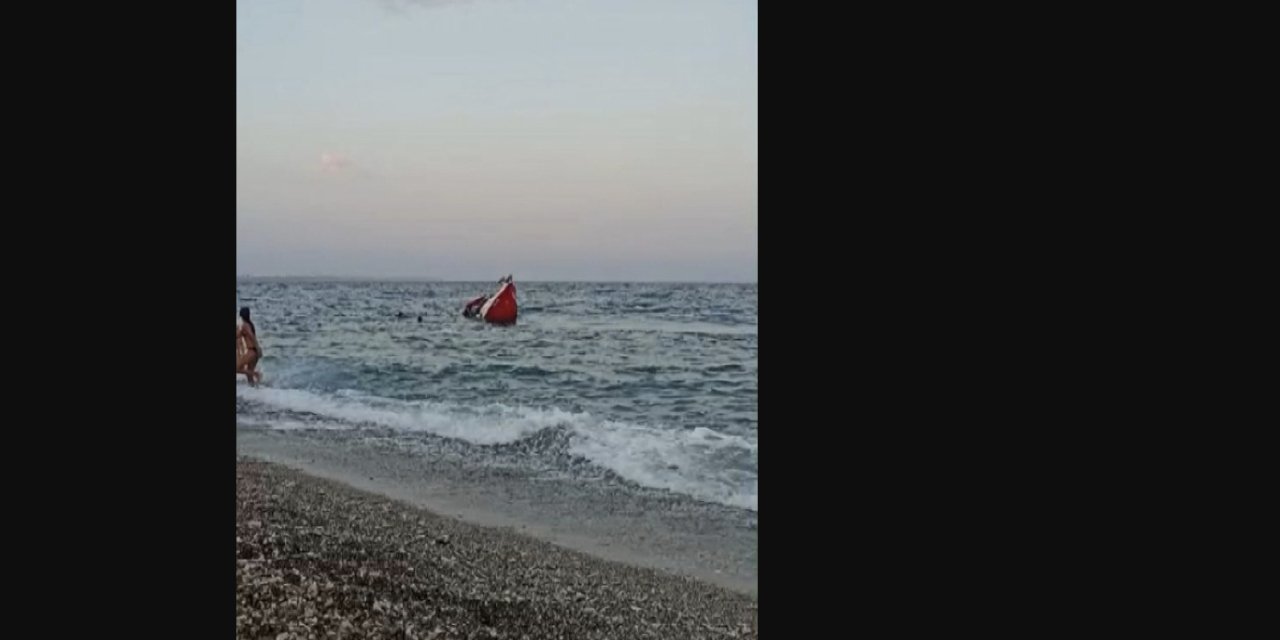 Antalya'da tekne alabora oldu; 4 kişi denize atlayıp kurtuldu
