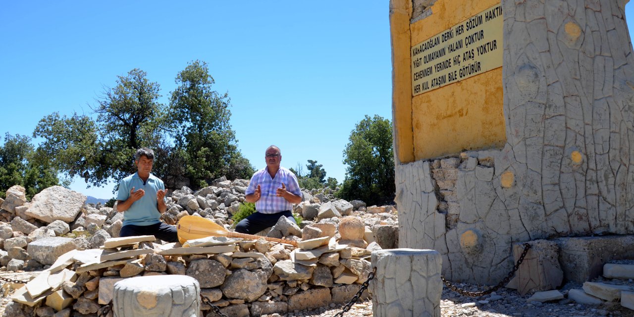 Karacaoğlan'ın mezarı harabeye döndü