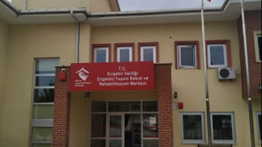 Kırşehir'de öğretmen, engelli 2 kardeşin maaş kartlarına 8 yıl el koymuş