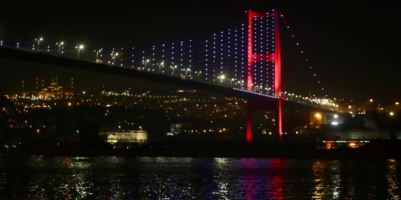 İstanbul Boğazı gemi trafiği çift yönlü durduruldu