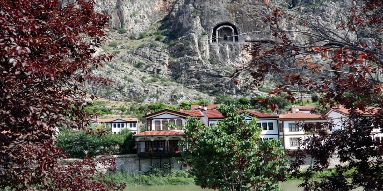 SOL Parti’den Amasya’da içki yasağı uygulayan Vali’ye tepki