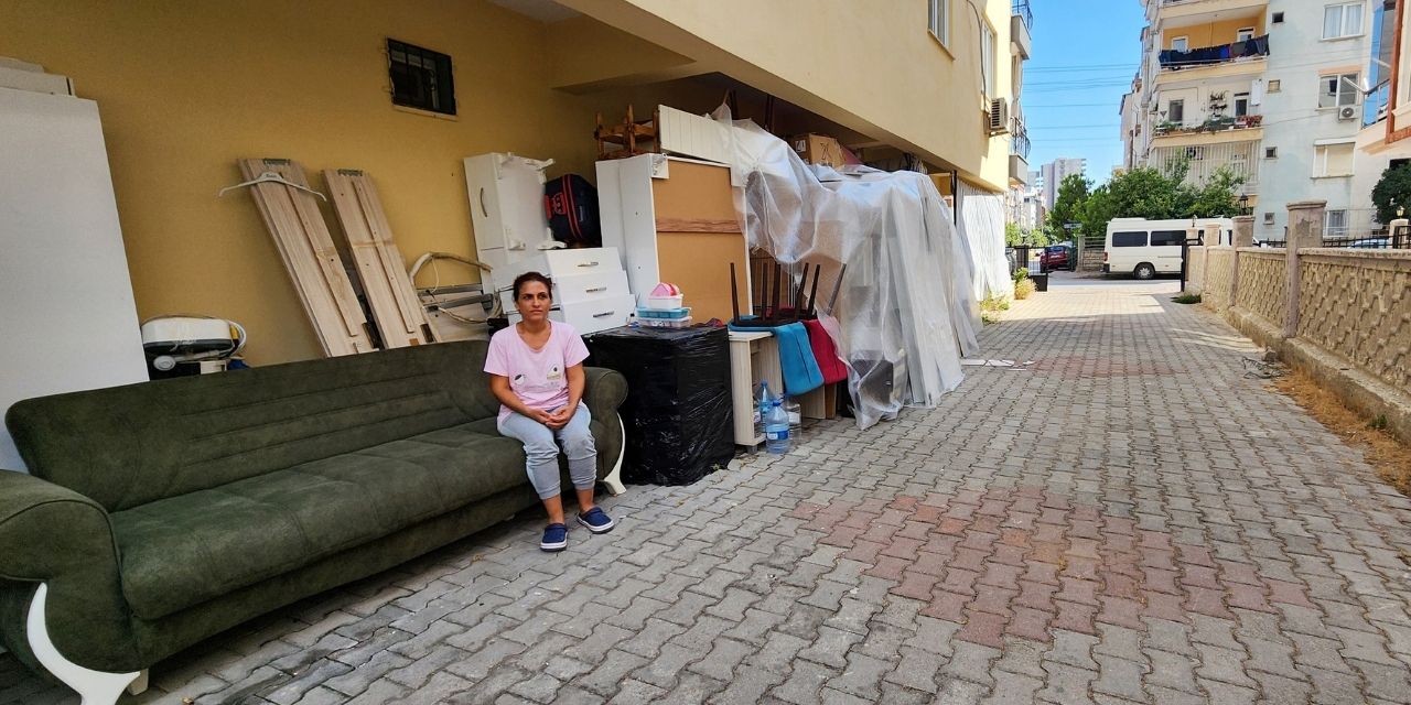 Kirasını ödeyemeyen kadın evden çıkarıldı, 12 gündür sokakta yaşıyor