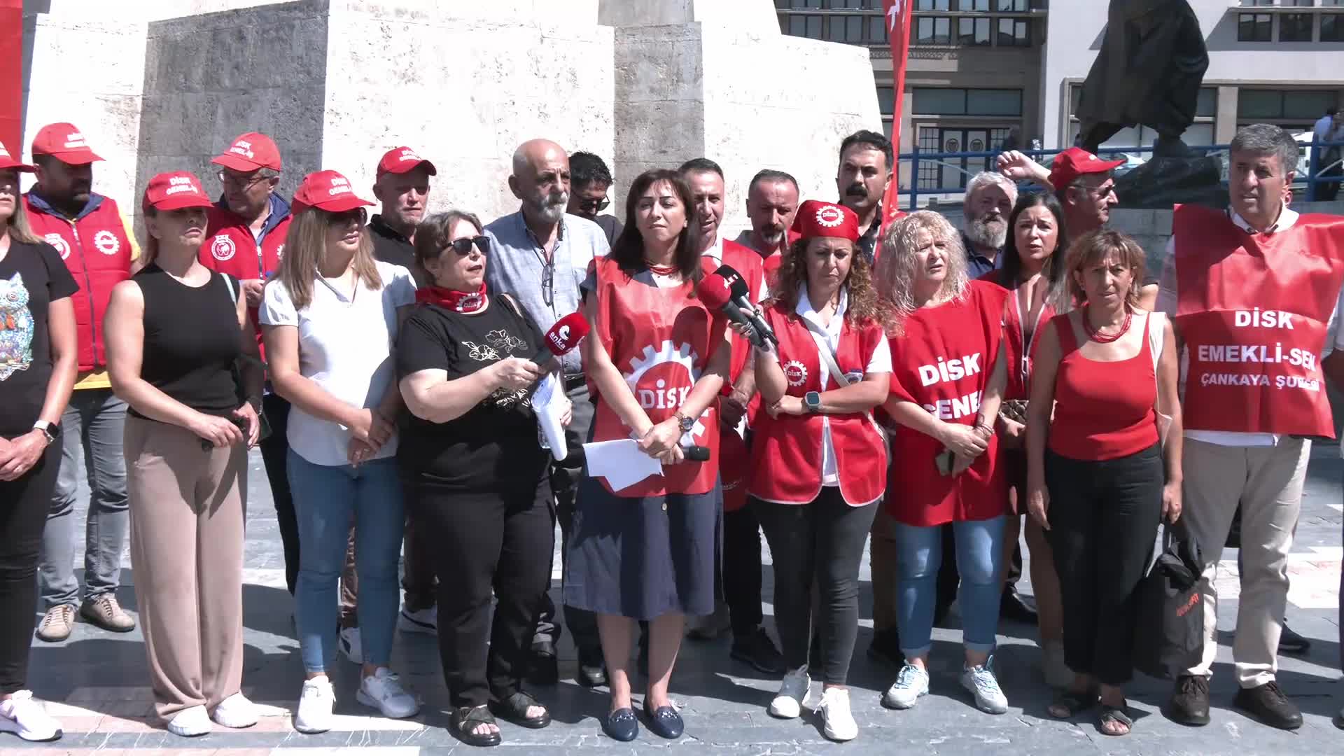 DİSK'ten Ankara'da "Artık yeter, geçinemiyoruz" eylemi