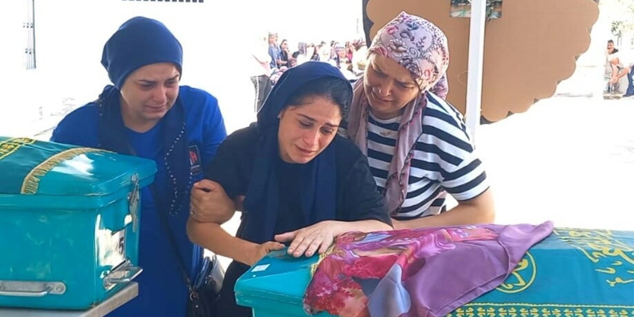 Babalarının katlettiği üç kardeş toprağa verildi: Hanginize yanayım?