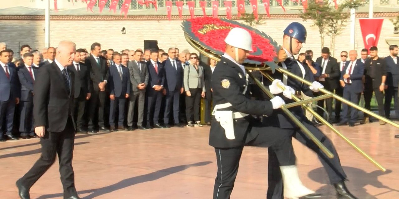 Taksim'de Zafer Bayramı töreni: "Bize yeni zaferleri işaret ediyor"