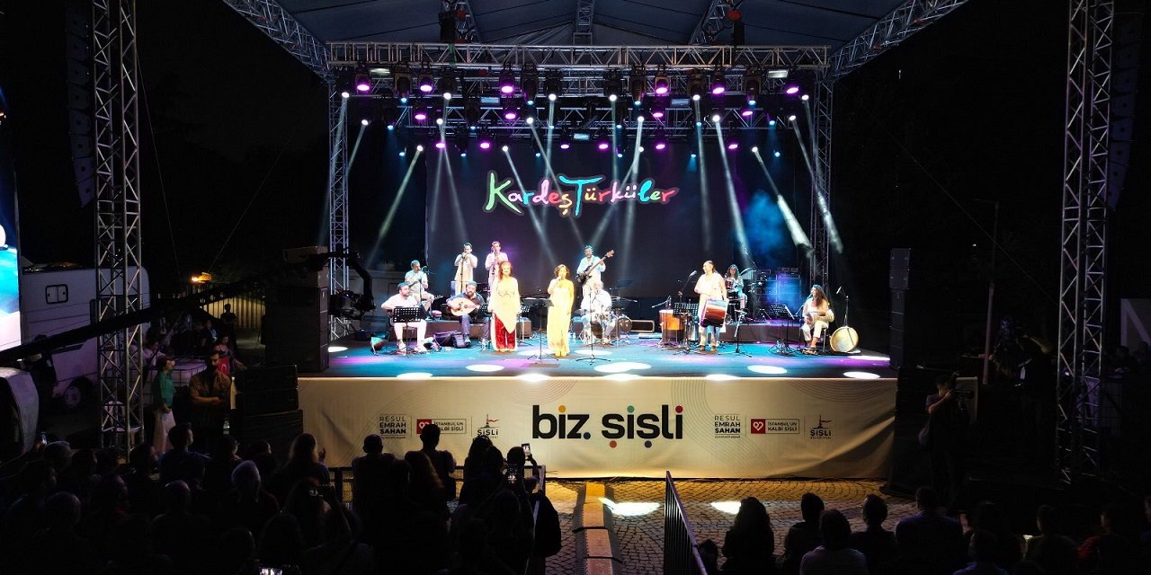 'Biz Şişli' Kardeş Türküler konseriyle başladı