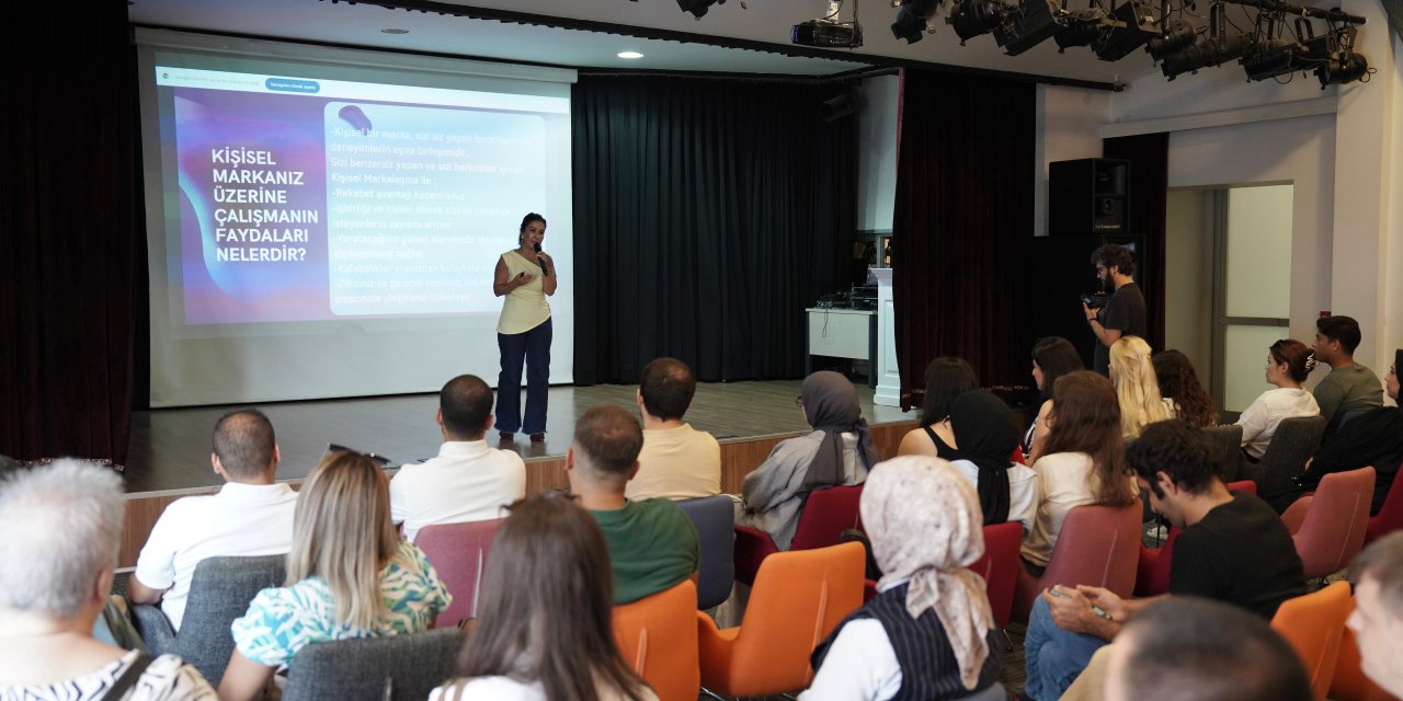 Beyoğlu'nda ‘Kariyer Fırsatları Buluşması’ düzenlendi