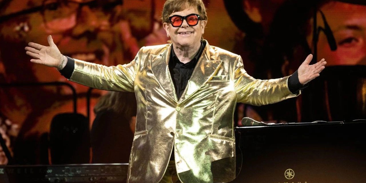 Elton John gözünde görme sorunu yaşıyor