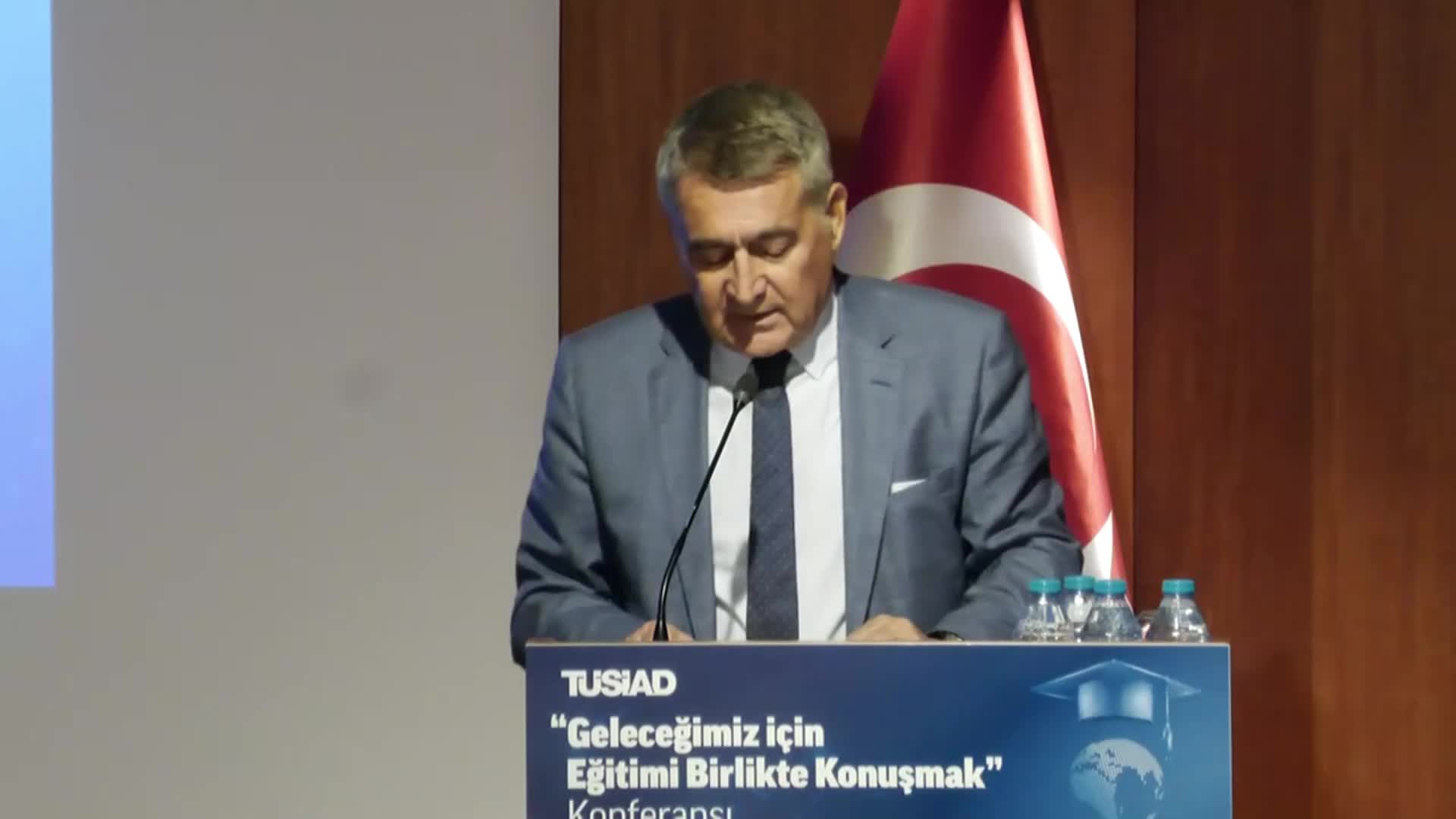 TÜSİAD Başkanı Turan: En eğitimli gençlerimizi kaybediyoruz