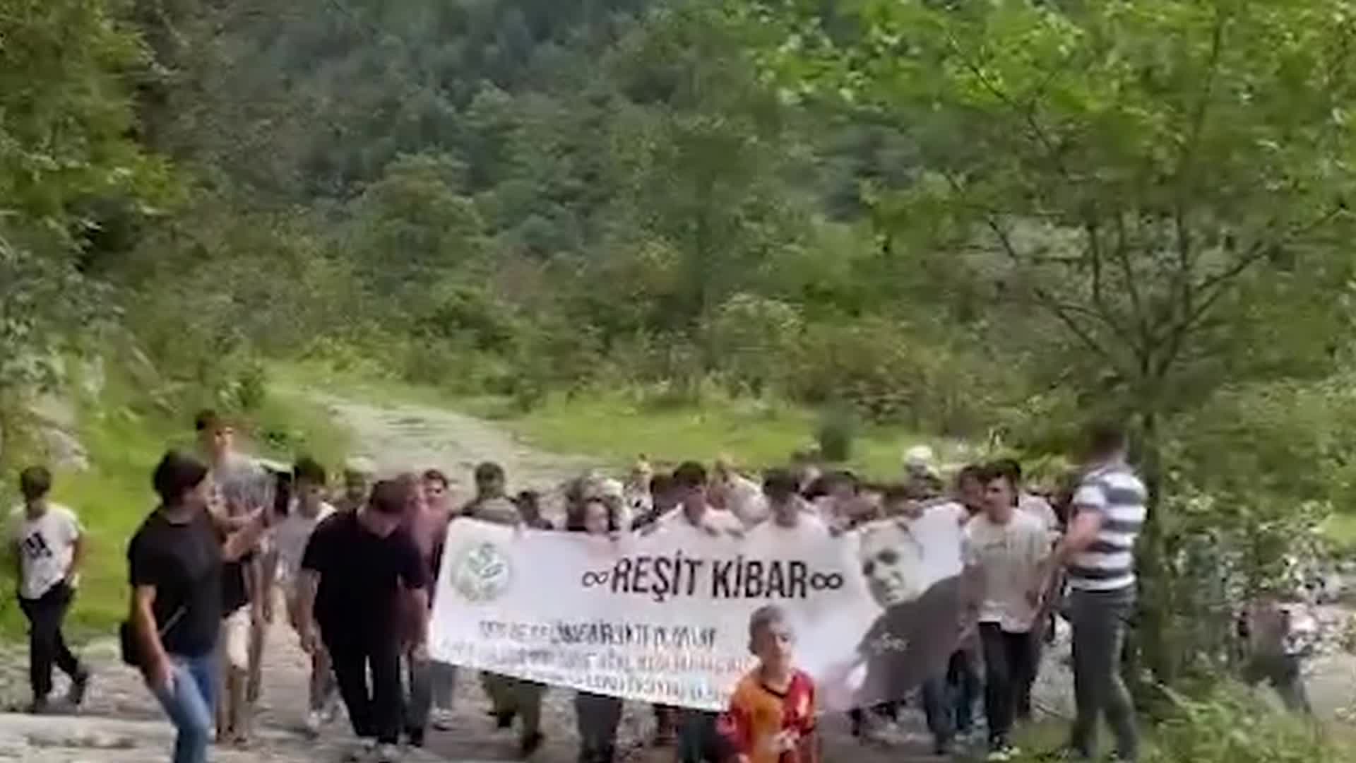 Reşit Kibar, Metin Lokumcu ve Narin Güran anısına üç fidan...