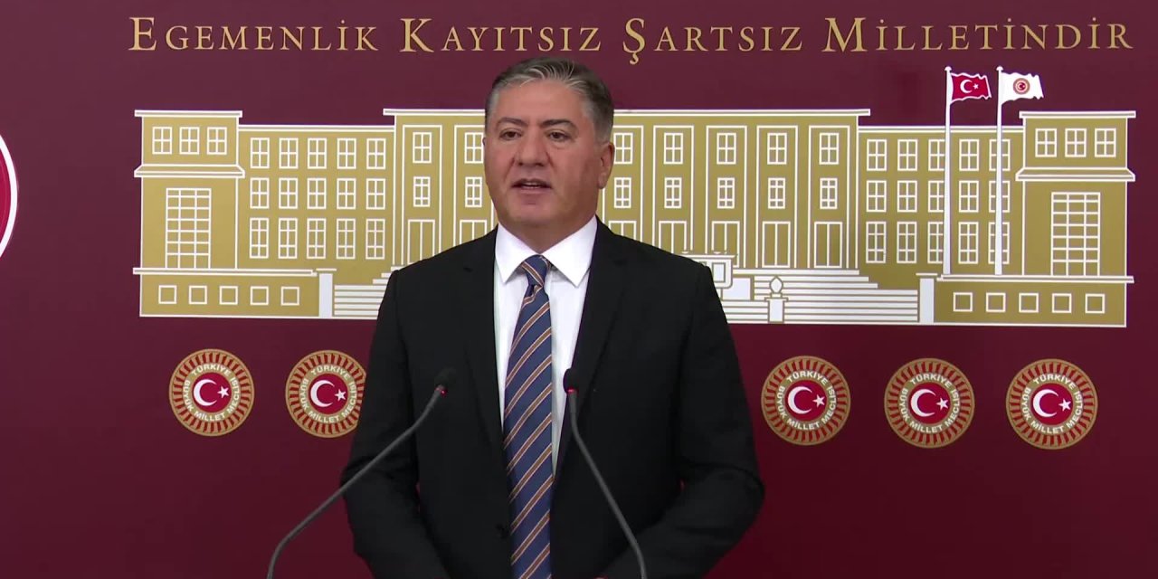 Emir: Erdoğan'ın ayakta karşılanmasını parti yönetimi uygun gördü