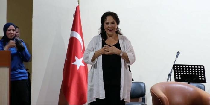 Türkan Şoray, Bakırköy Cezaevi'nde: Kadın mahkumlarla bir araya geldi