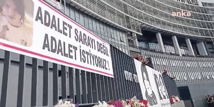 Semih Çelik'in öldürdüğü Ayşenur Halil'in arkadaşlarından protesto