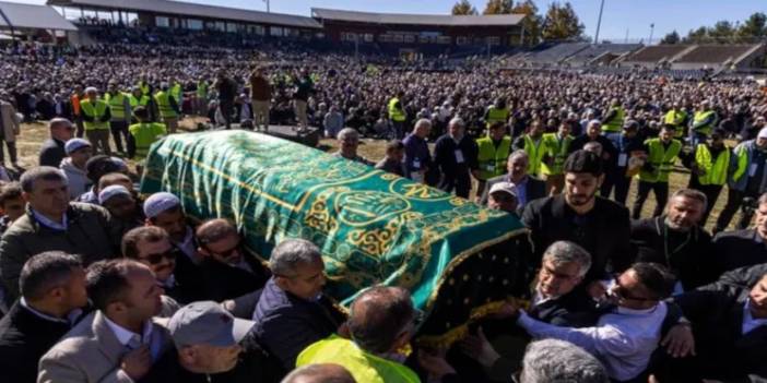 FETÖ lideri Fethullah Gülen için 'kimliklerin gizlendiği' tören